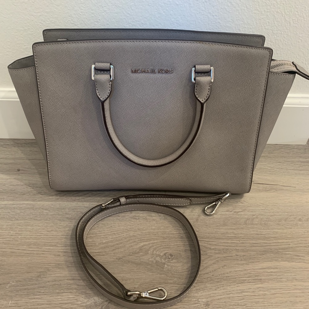 Michael Kors Medium Selma in Grey